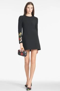 On The Rocks Clutch - Noir Wildflower -SACHIN & BABI Shop LILLYDRESS NOIRBOUQUET FRONT2 9cb2f37b 7457 4f2b b8b2 3165f93ca2c3