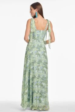 PEARL GOWN - PERIDOT BOUQUET -SACHIN & BABI Shop S253G51 334 5