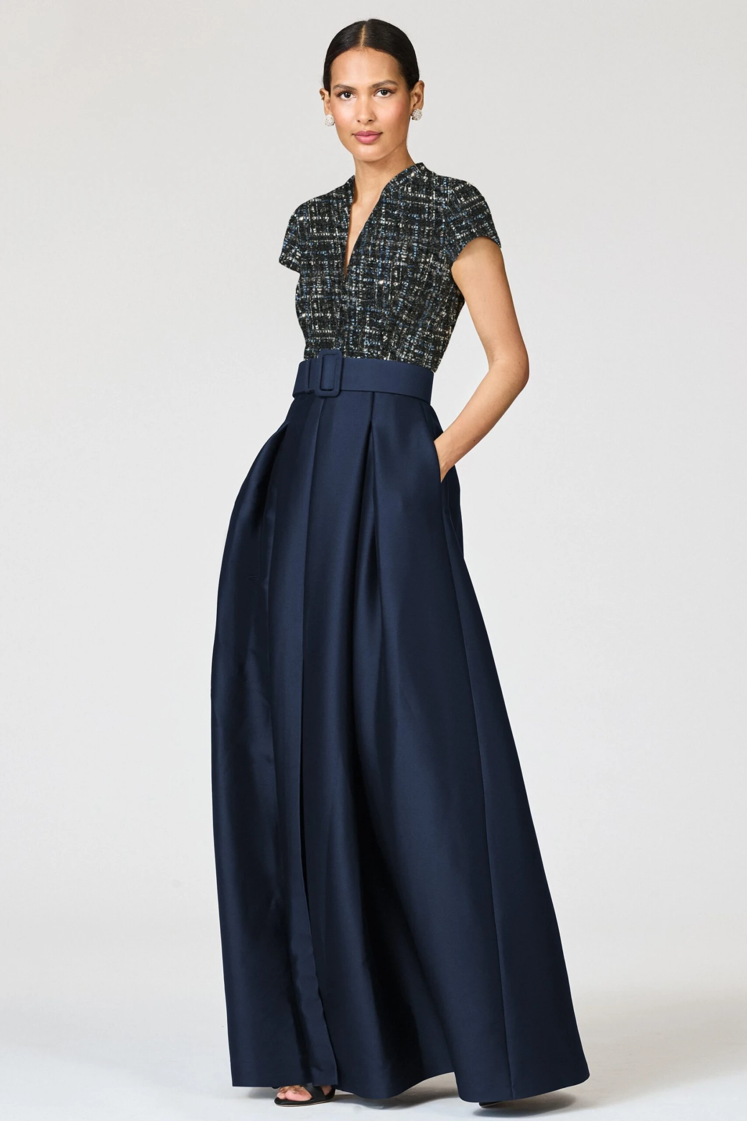 ARDEN GOWN - OBSIDIAN FROST/MIDNIGHT 3 ARDEN GOWN - OBSIDIAN FROST/MIDNIGHT